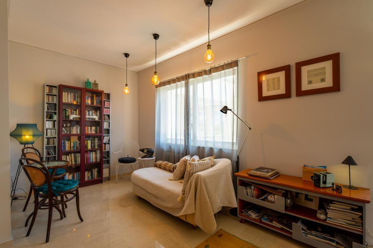Spacious Apartment In Kavouri Athens Exterior photo